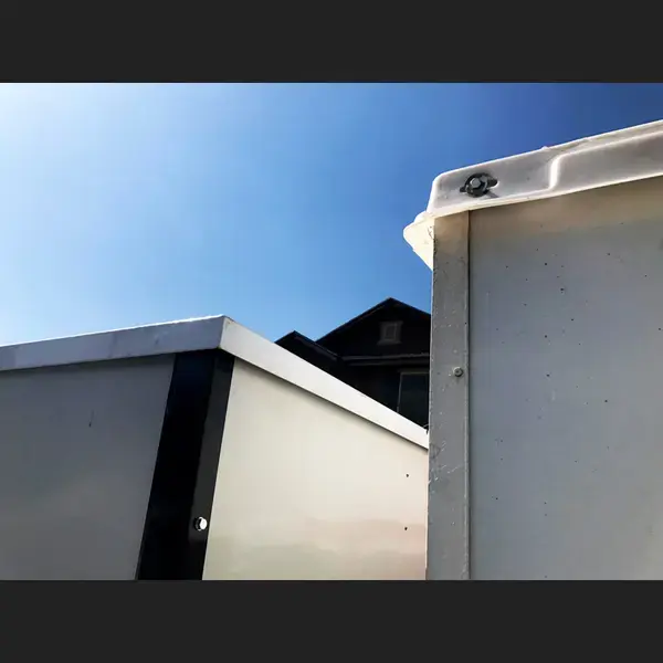 closeup of Velox vs PODS construction security